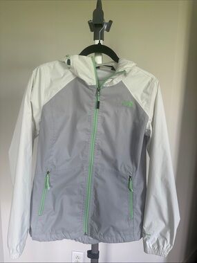 The North Face Hyvent women’s stinson rain jacket  Small